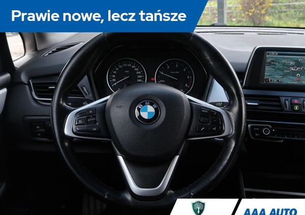 BMW Seria 2 cena 56500 przebieg: 157688, rok produkcji 2017 z Szubin małe 301